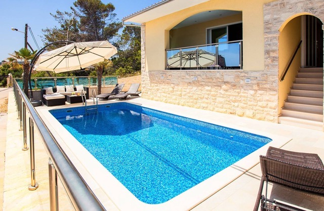 Beachfront Villa Sea Sound with Pool