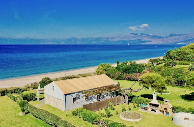 Beachfront Villa Stato Da Mar Grande