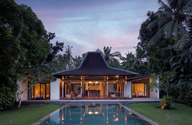 Beachfront Villas in Bali with Private Infinity Pool and huge garden.