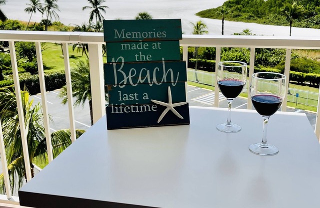 🏖 Beachfront Weekly Rental | Marco Island | Pool, Pickleball, Romantic Escape