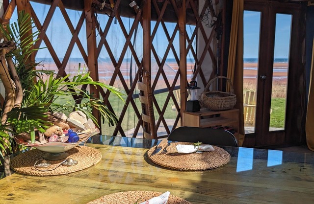 Beachfront Yurt.Just you and the Beach!