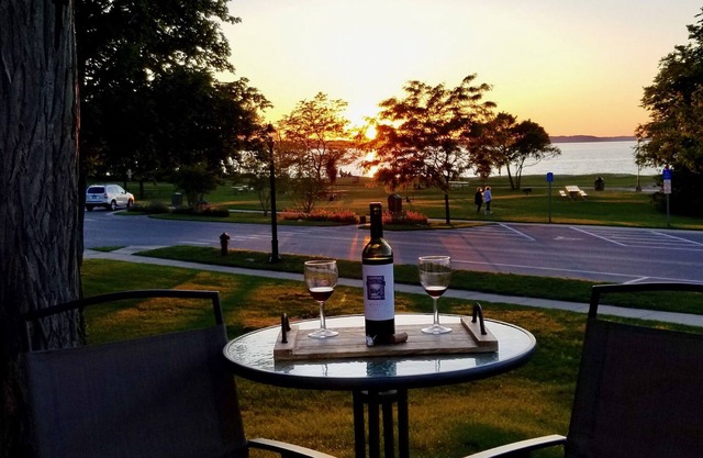 BeachFrontRental-Tennis court&playground directly across the street!DogsWelcome