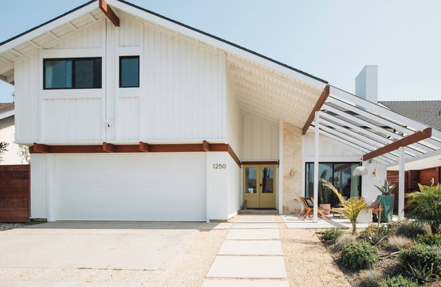 Beachmont Luxurious Beach Escape-Stylish 5BR Haven