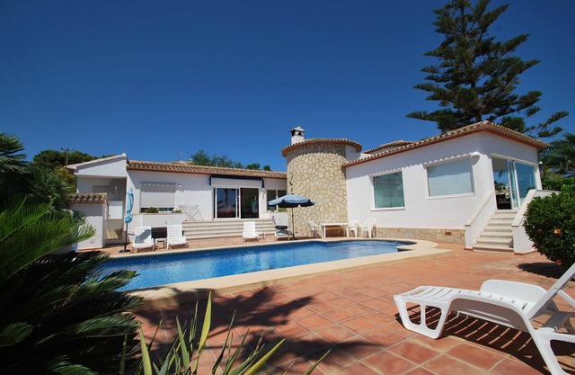 Beachnear Villa with private pool (pool heating) and air condition