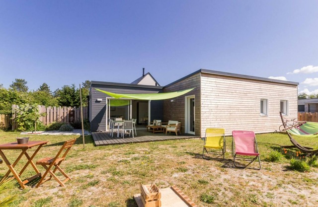 Beachside Bliss: Modern, Spacious Home with Terrace, BBQ, & Bikes – Pet Friendly!