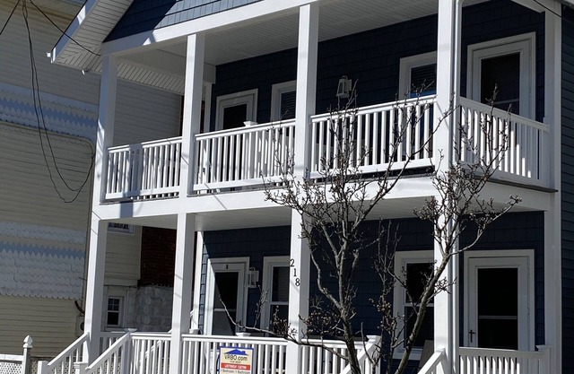 Beachside Condo-Only 400 Feet To The Beach-GREAT LOCATION!