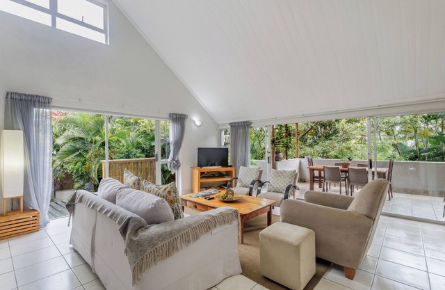 Beachside Forest 2 BDR, Private Patio & Gas Braai