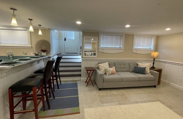 Beachside Studio centrally-located 5min. from the beach