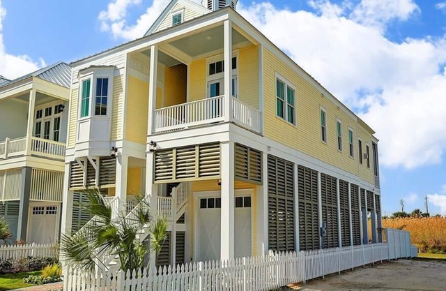 Beachtown Beauty on East End