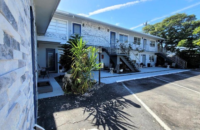 BEACHWAY INN
