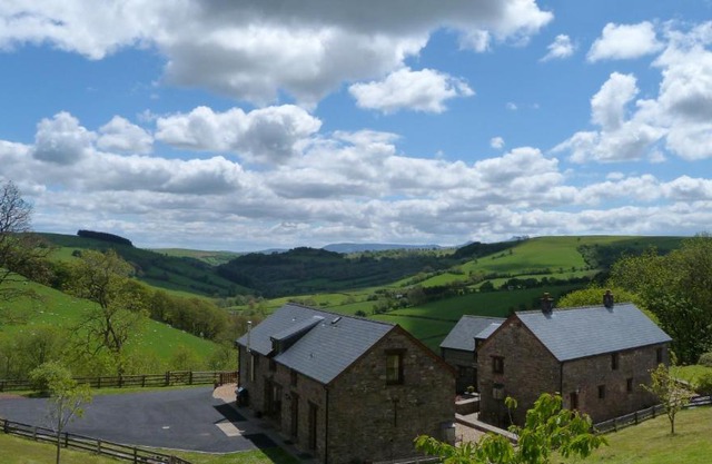 Beacons View Farm Cottages