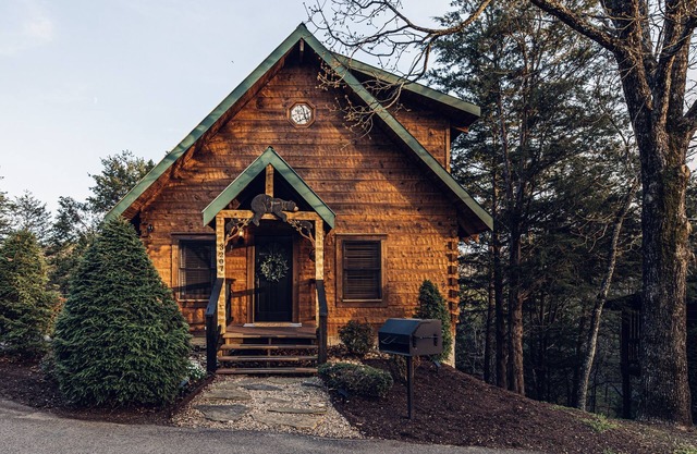 Bear Cavern *Minutes to Main Pigeon Forge Pkwy*