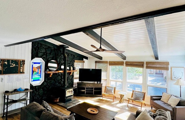 Bear Necessities. New. Modern. Spa. Perfect. Pet Friendly.