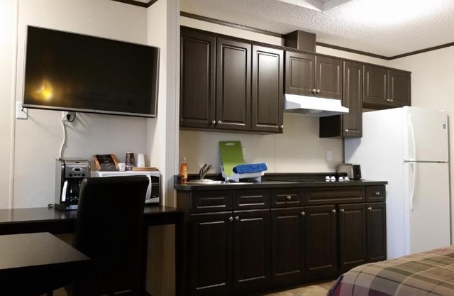 Bear's Den Lodge