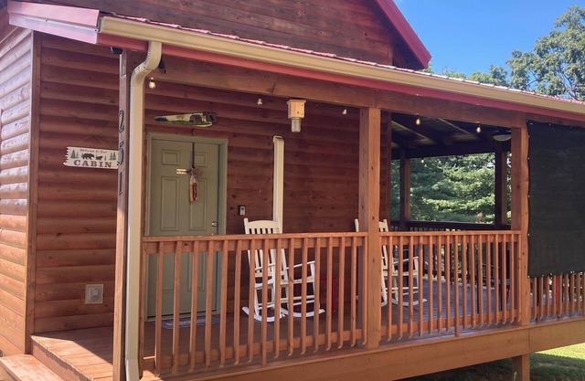 Bearadise in the Red, Wifi, Hot Tub, great proximity to Red River Gorge