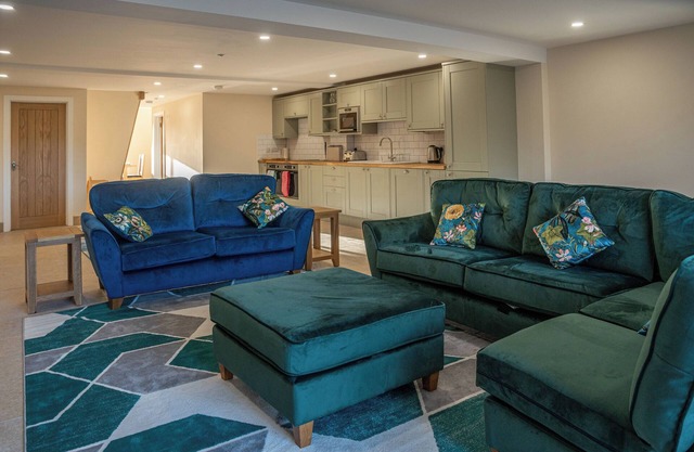 BEARS COURT BARN 5, pet friendly in Bourton-On-The-Water