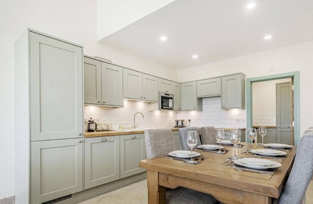 Bears Court North Barn 1