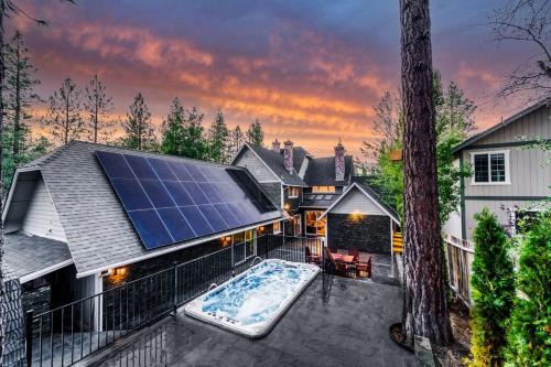 Bears Palace at Big Bear - Swim Spa - Games - Central Luxe Chalet Retreat