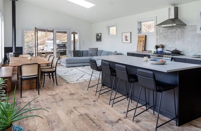 Bearsville oasis, private but so close to town