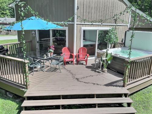 BearVaria AC, Hot Tub, Fire Pit Grill, FrisbeeGolf