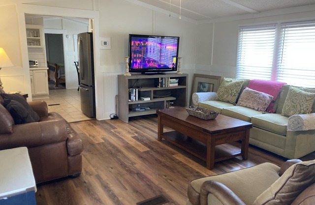 Beaufort -Close to Parris Island and Historic Downtown, New Renovation, Sleeps 8