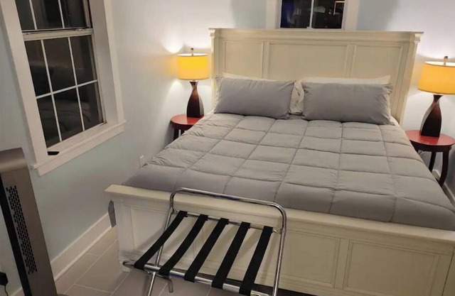 Beaufort Coastal Cottage Downtown!3bedroom 5beds!