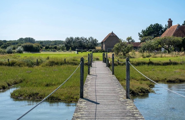 Beaulieu River Views, Gorgeous Barn conversion