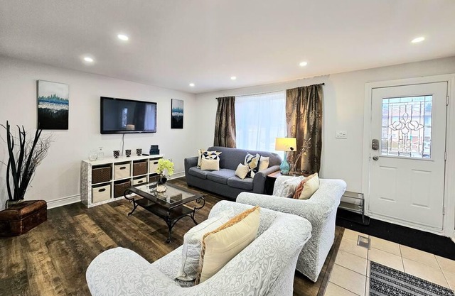 Beautiful & Central 3 BR home in Bradford