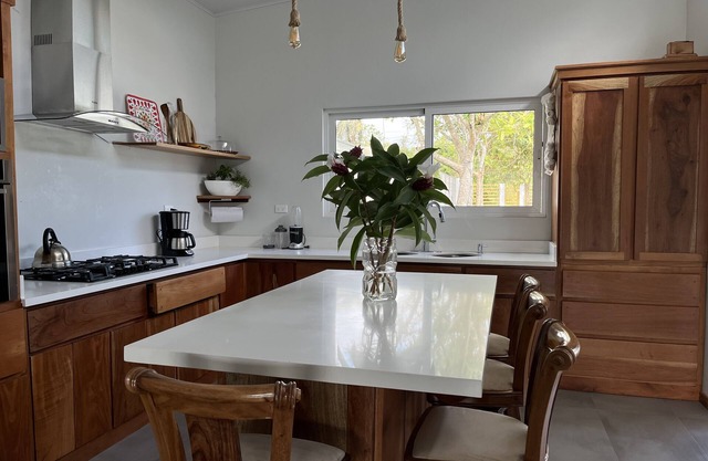 Beautiful and quiet beach house at the foot of the Cabo Blanco Absolute Reserve