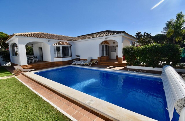 Beautiful garden Villa for 7 with airconditioning