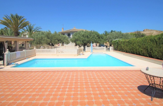 Beautiful Villa in San Vicente del Raspeig, a quiet location with easy access.