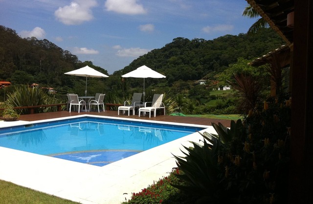 Beautiful house! Stunning view! Pool, Jacuzzi, Laguinho and more!