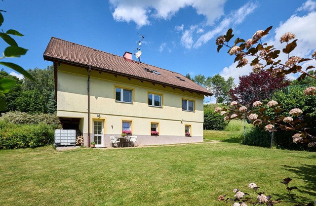 Beautiful apartment for 4 people with WIFI, TV, patio, pets allowed and parking