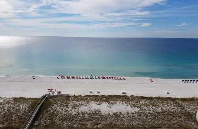 Beautifiul 2 Bedroom Condo Waiting For You!