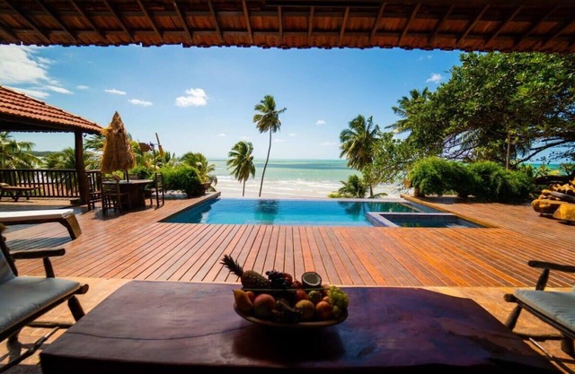 Beautiful Beachfront Villa - ALA018