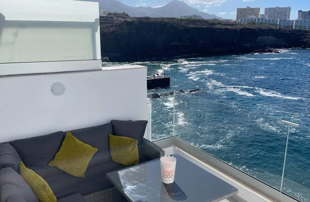 Beautiful 1 Bedroom Apartment. Sea Front. Stunning Sea Views. Central Location.