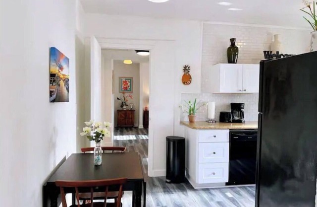 Beautiful 1 bedroom/free parking/pet friendly