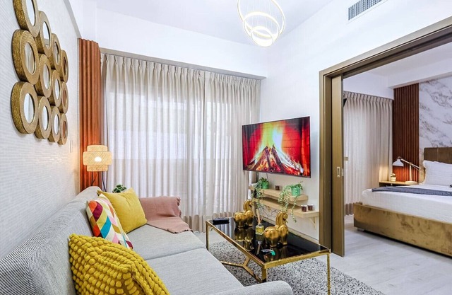Beautiful 1BR Apartment, Fast Wi-Fi, Spectacular Rooftop Terrace, Gym, Pool