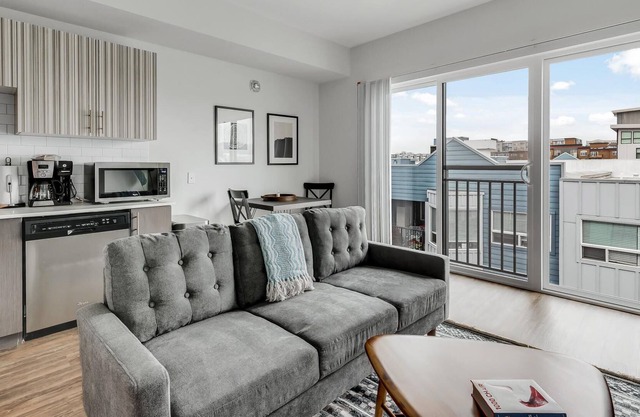 Beautiful 1BR Apartment in Seattle