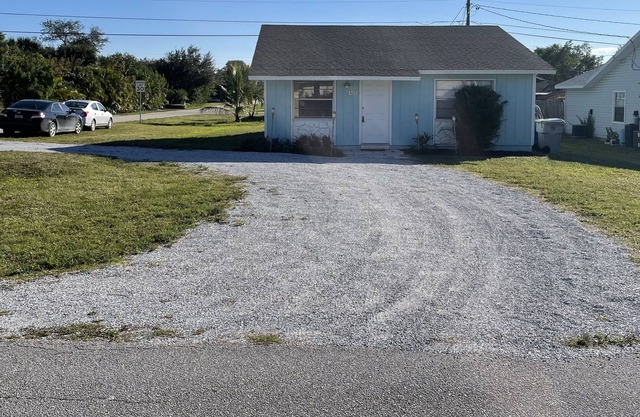 Beautiful 2/1 in a quiet neighborhood