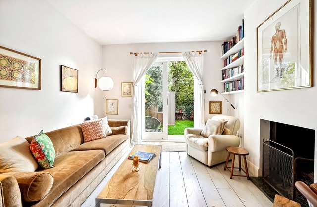 Beautiful 2 bed flat near Portobello Rd market and Notting Hill