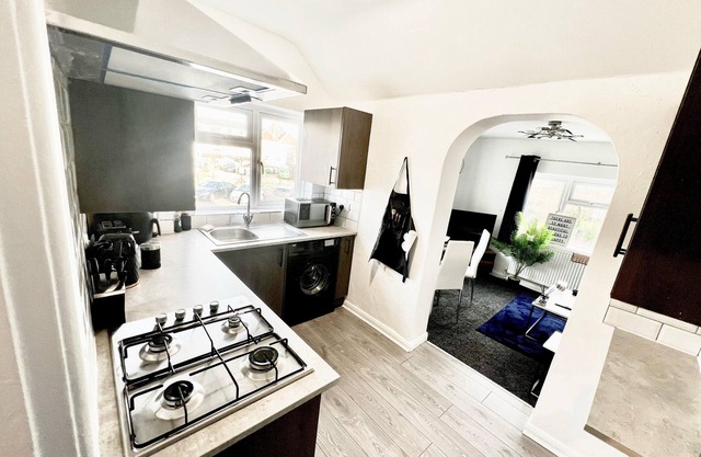 Beautiful 2-Bed House in Watford