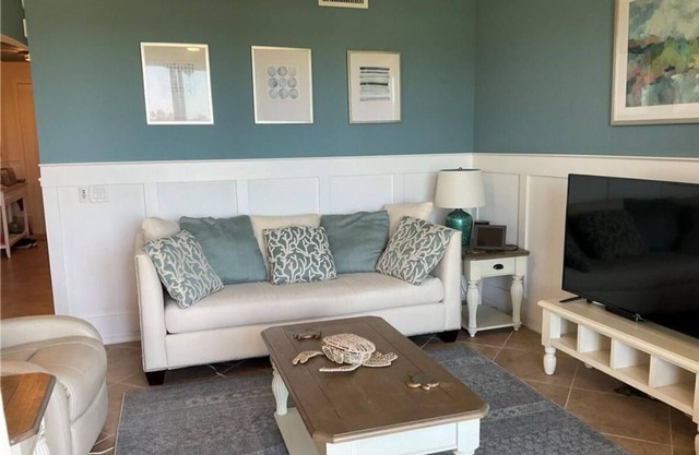 Beautiful 2-Bedroom Condo at Bonita National Golf & Country Club