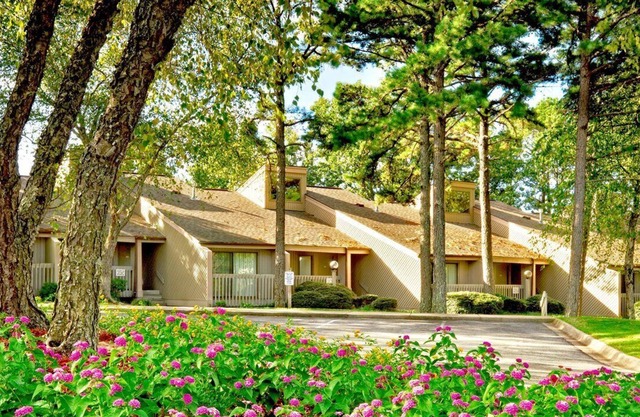 Beautiful 2 bedroom unit at resort, sleeps 8