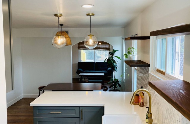 ⭐️Beautiful 2 bedroom home with patio ☀️Great neighborhood! close to everything!