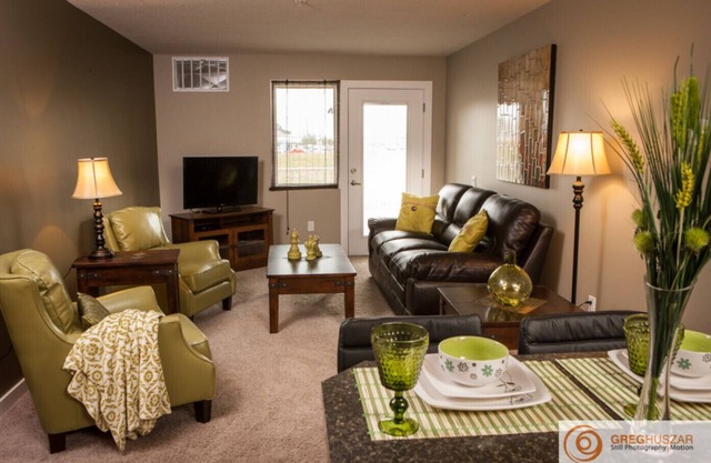 Beautiful 2 Bedroom Suite - Excellent East Regina Location - Unit 14 STA22-00226