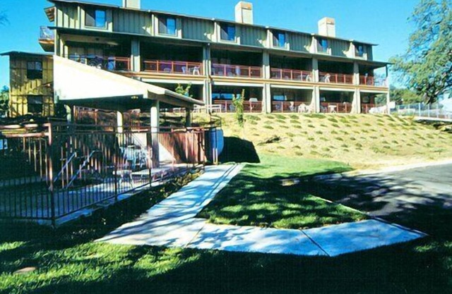 Beautiful 2 bedroom unit at resort, sleeps 6