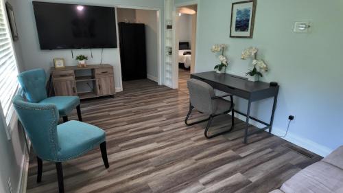 Beautiful 2BD Apt Jamesway in West End Area!