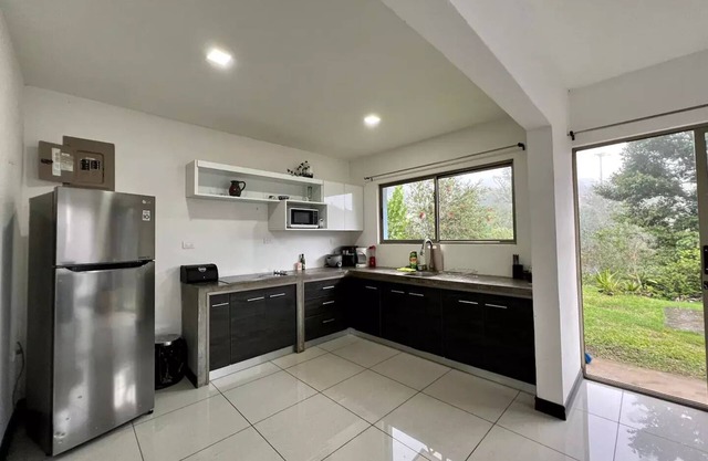 Beautiful 2bdrm 2bath with GREAT VIEW!