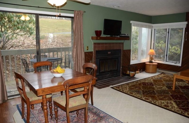 Beautiful 2BR/2BA - DOG FRIENDLY - Great LOW Rates
